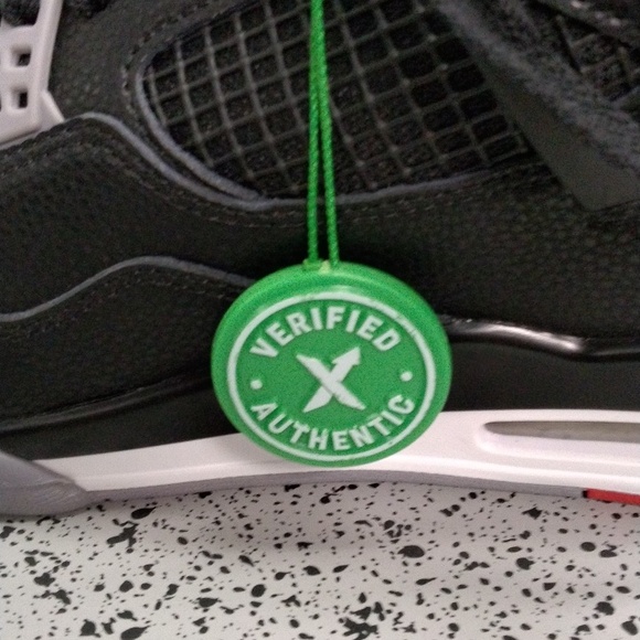 Air Jordan Retro 4 - Picture 6 of 6